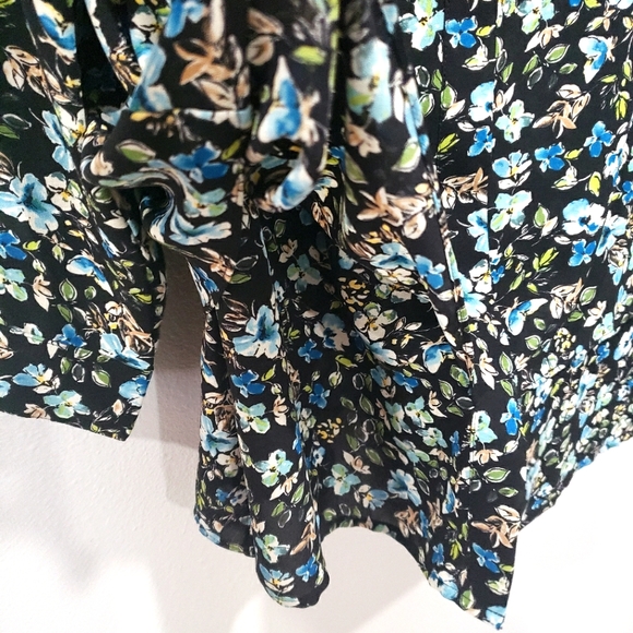 J. Jill Long Sleeve Longlined Floral Button Down Tiered Layed Hem Top, Size M - Picture 5 of 12